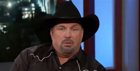 Was Garth Brooks Booed Off Stage And Crying