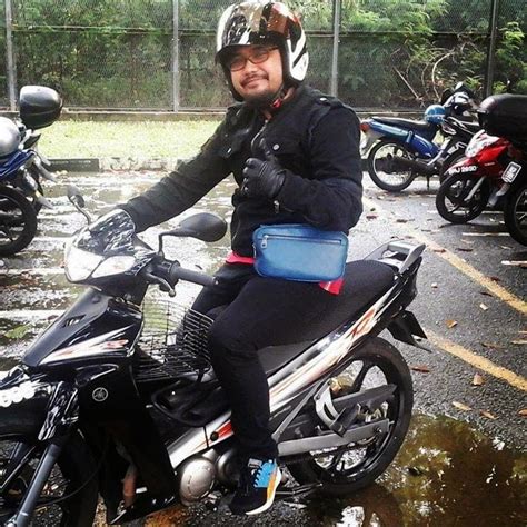 Рет қаралды 590 м.12 жыл бұрын. (2 Gambar) Mengejutkan! Inilah Kenderaan Johan Raja Lawak ...