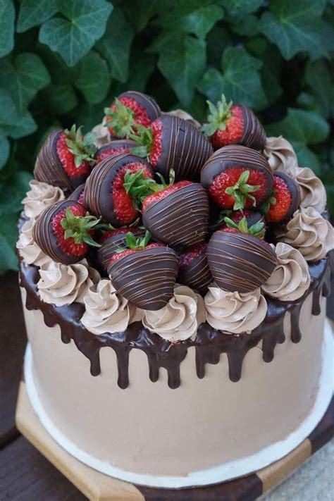 Pin By Dayana On Pasteles In Chocolate Covered Strawberry Cake