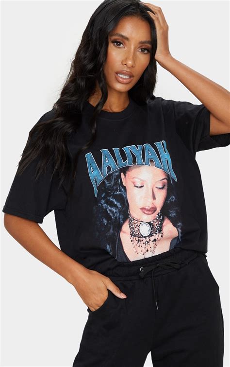Black Aaliyah Printed T Shirt Tops Prettylittlething Qa