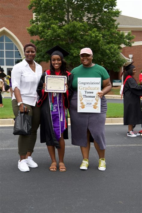 Rockdale County Celebrates Parade Drive In Graduation For The Class Of