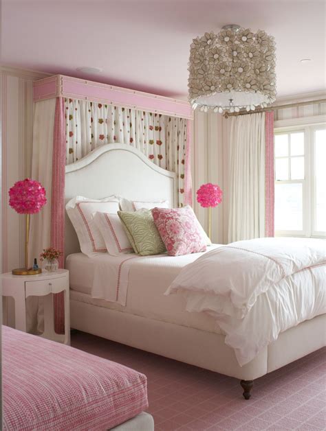 10 Small Glam Bedroom Ideas