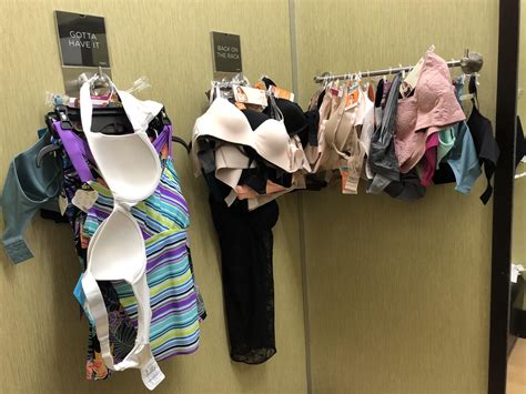 Gotta Love Fitting Rooms Someone Left 31 Bras In One Stall R