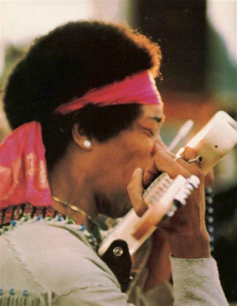 Jimi Hendrix Playing Guitar With His Teeth Pics