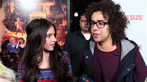 Fun Size Premiere Ryan Newman And Ramy Youssef See Dad Run Youtube