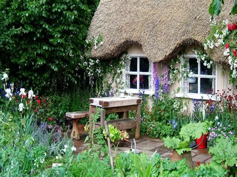 Small English Garden English Cottage Garden Design Summer
