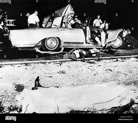 Jayne Mansfield Car Crash Which Killed Jayne Mansfield 1967 Stock