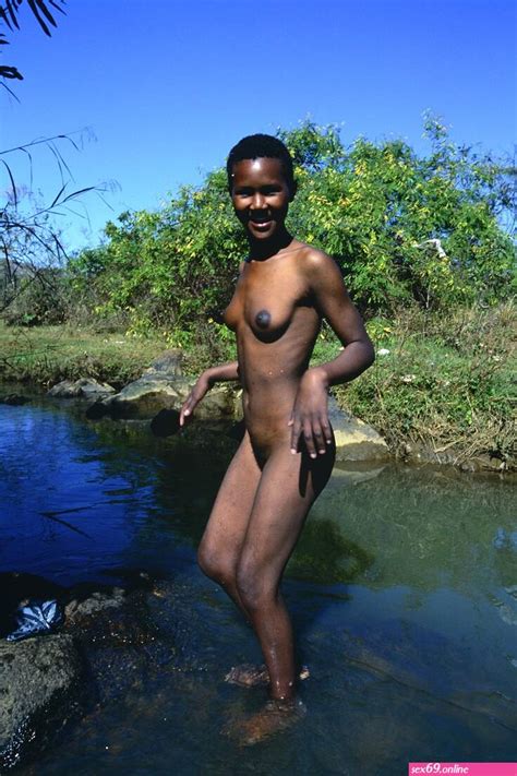Zulu Naked Woman Sexy Photos