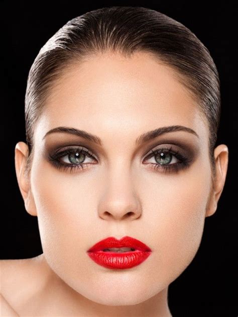 Glamorous Makeup Ideas With Red Lipstick Red Lipstick Makeup Red