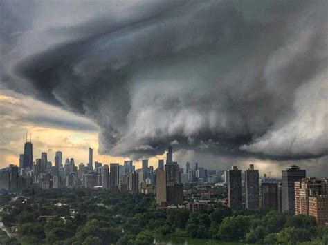 The Thunderstorm In Chicago Today Rinterestingasfuck