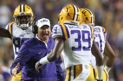 Lsu Fans Have Started To Take It Too Far With Their Anger At Les Miles Les Miles Lsu Fans Lsu