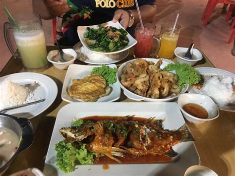 Dari makanan barat, masakan kampung dan makanan thai, semuanya ada. 10 Restoran Makanan Laut di Terengganu Yang Sedap & Segar ...