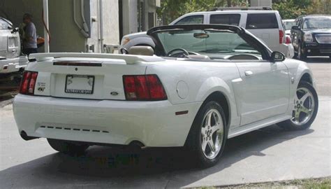 Oxford White 2004 Ford Mustang Gt Convertible