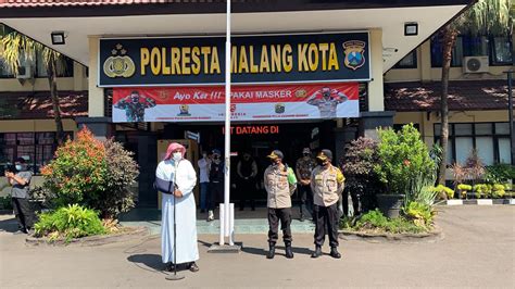 Profile lengkap syekh ali jaber. Syech Ali Jaber Silaturahmi ke Mapolresta Malang Kota ...