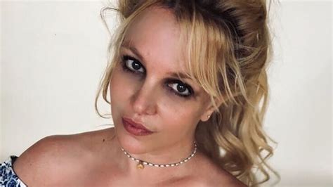 Britney Spears Shares Throwback Performance Video Her Mom Sent To