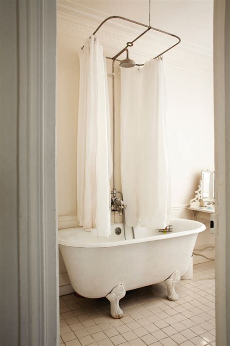Search all products, brands and retailers of classic style bathtubs: Le fabuleux destin de'kohakou...: Love At First Sight...