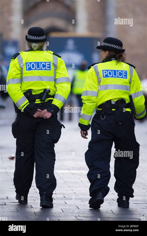 Police Officer Patrol Walking Hi Res Stock Photography And Images Alamy