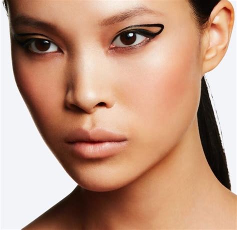 Double Winged Eyeliner Makeup Look Mac Cosmetics