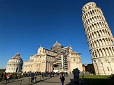 How To Be a Very Corny Tourist in Pisa, Italy