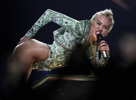 Miley Cyrus To Do 6 Date Tour With The Flaming Lips Stop At Phillys