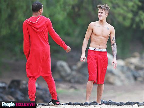 Justin Bieber Jumping Off A Cliff In Hawaii Nov