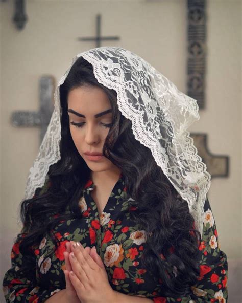 Why Millennial Catholics Are Re Adopting The Traditional Chapel Veil