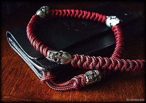 This paracord wristlet provides an easy way to keep track of your keys. A two-strand wall sinnet paracord lanyard... | Snake knot paracord, Lanyard tutorial, Paracord