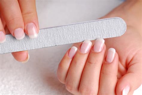 A Guide To Filing Your Nails For The Perfect French Manicure