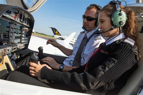 Atpl Scholarship Launched For Women Only Pilot Career News Pilot