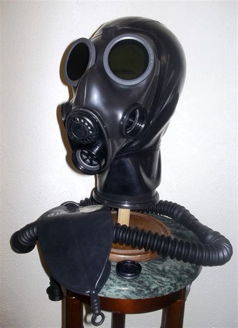 Heavy Rubber Fetisch Custom Gas Mask Latex Hood Mit Dunklen Etsy
