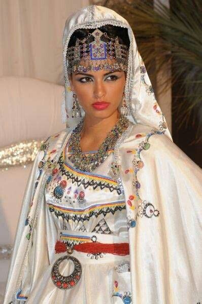 Algerian Bride In 2019 Traditional Dresses Fashion Traditional Outfits