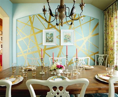 10 Dining Rooms With Snazzy Striped Accent Walls