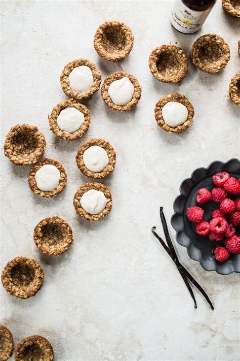 Oatmeal Cookie Tarts With Vanilla Bean Cream Filling — Edible