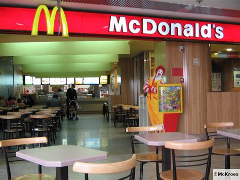 A little farther away from home, i have seen blimpie's and i think i remember a subway. McDonald's Vigo C.C. Plaza Eliptica (Spain) Has been close… | Flickr