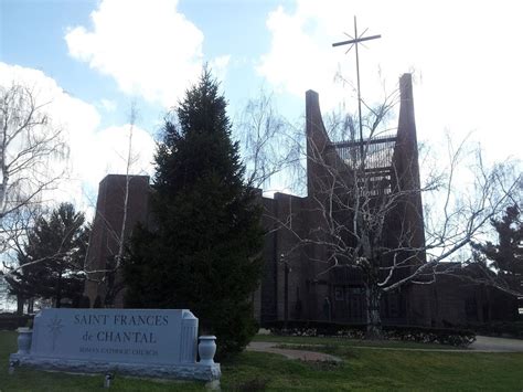 I've never been here for sunday mass, so i can't comment on how they run the main show. St. Frances de Chantal - Property - Bronx, NY