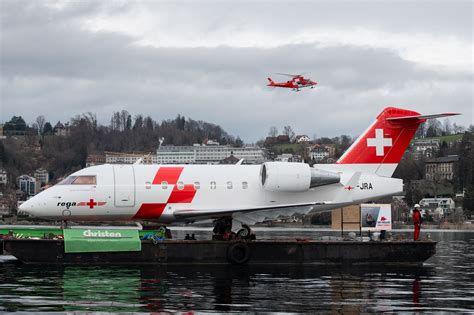 Überführung Des Rega Jets Zu Land Zu Wasser Und Zu Luft Christen