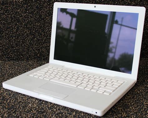 Apple Macbook Model A1181