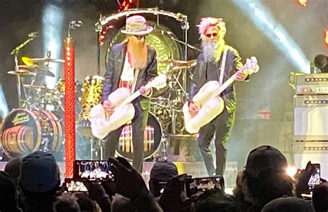 With New Bassist ZZ Top Delivers Its Bearded Boogie In Wayzata