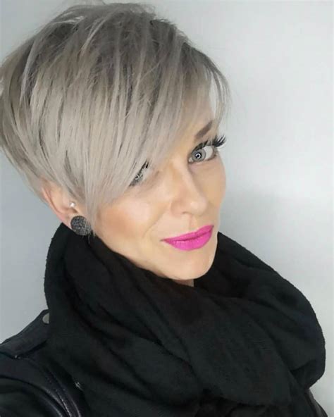 Kurzhaarfrisuren trend 2021 für damen ab 50. 13 kurze Haarschnitte, damit dünnes Haar im Jahr 2020 ...
