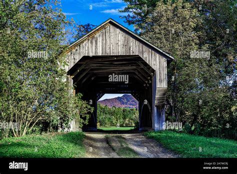 Gates Farm Covered Bridge Cambridge Vermont Usa Stock Photo Alamy