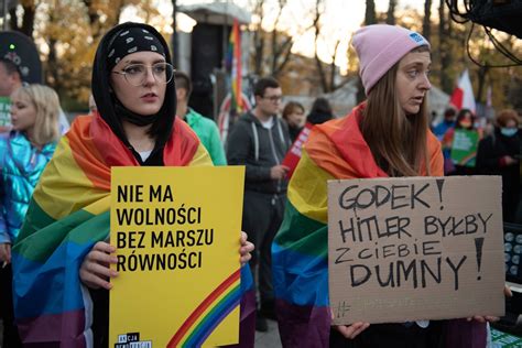 Hunderte Bei Protest In Polen Gegen Gesetz Zum Verbot Von Lgbt Demos