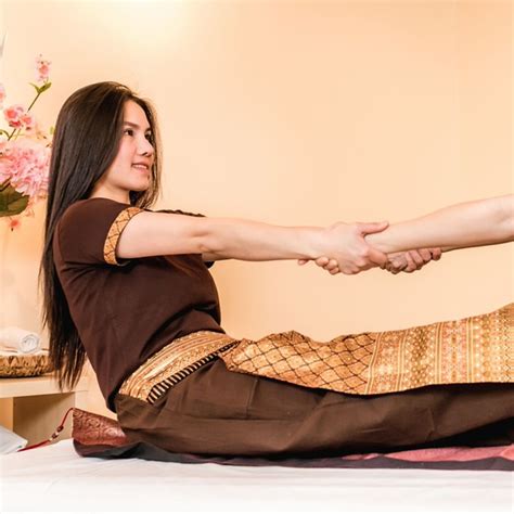 Lotus Day Spa And Massage Full Body Massage In Andheri West Services Offered By Lotus Day Spa