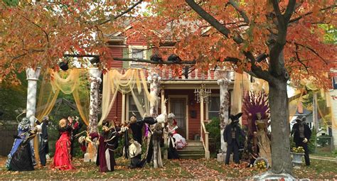 Tillson Street goes all out on Halloween | OU News Bureau