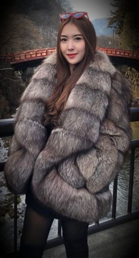 pin by jack daszkiewicz on fourrures fur coats women fur fashion fur clothing