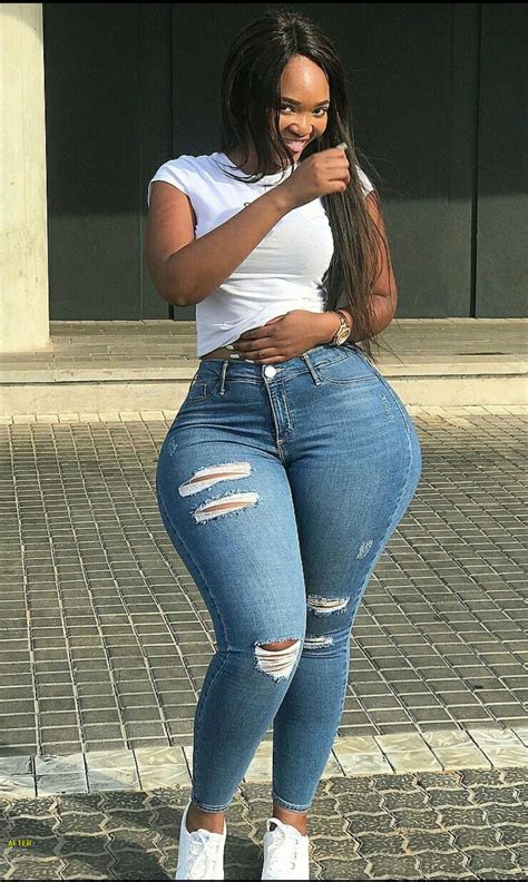 Pin By 🤔 😉 On Curvy Hips Curvy Women Jeans Curvy Girl Fashion Curvy Women Fashion