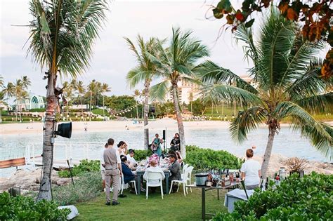 Gorgeous And Intimate Destination Wedding At Four Seasons Oahu At Ko