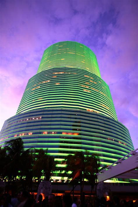 Landmark Miami Skyscraper Gets Renamed Miami Tower World Property Journal Global News Center