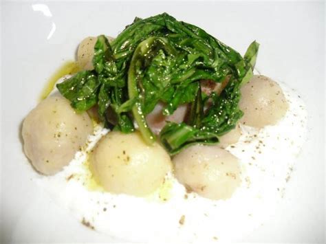 The dish is served throughout the world. Roma, il nuovo All'Oro di Riccardo Di Giacinto - Luciano ...