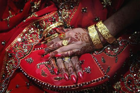 دوسری شادی پر پہلی بیوی کو فوری حق مہر ادا کرنے کا حکم Independent Urdu