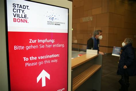 Einige erklärungen in leichter sprache und in gebärdensprache sowie mehrsprachige infos zum impfstoff NRW erwartet Impfung von Prio-Gruppe 3 ab erster Mai ...